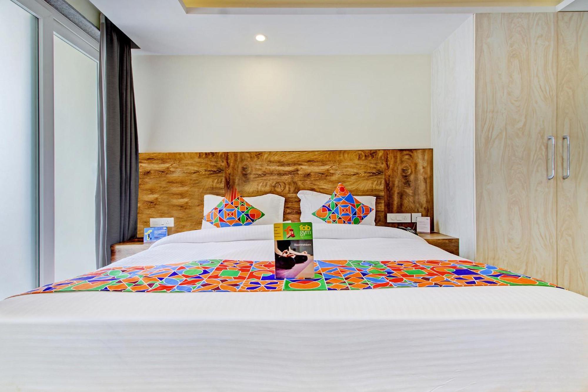 Fabhotel Soft Petals Gurgaon Esterno foto