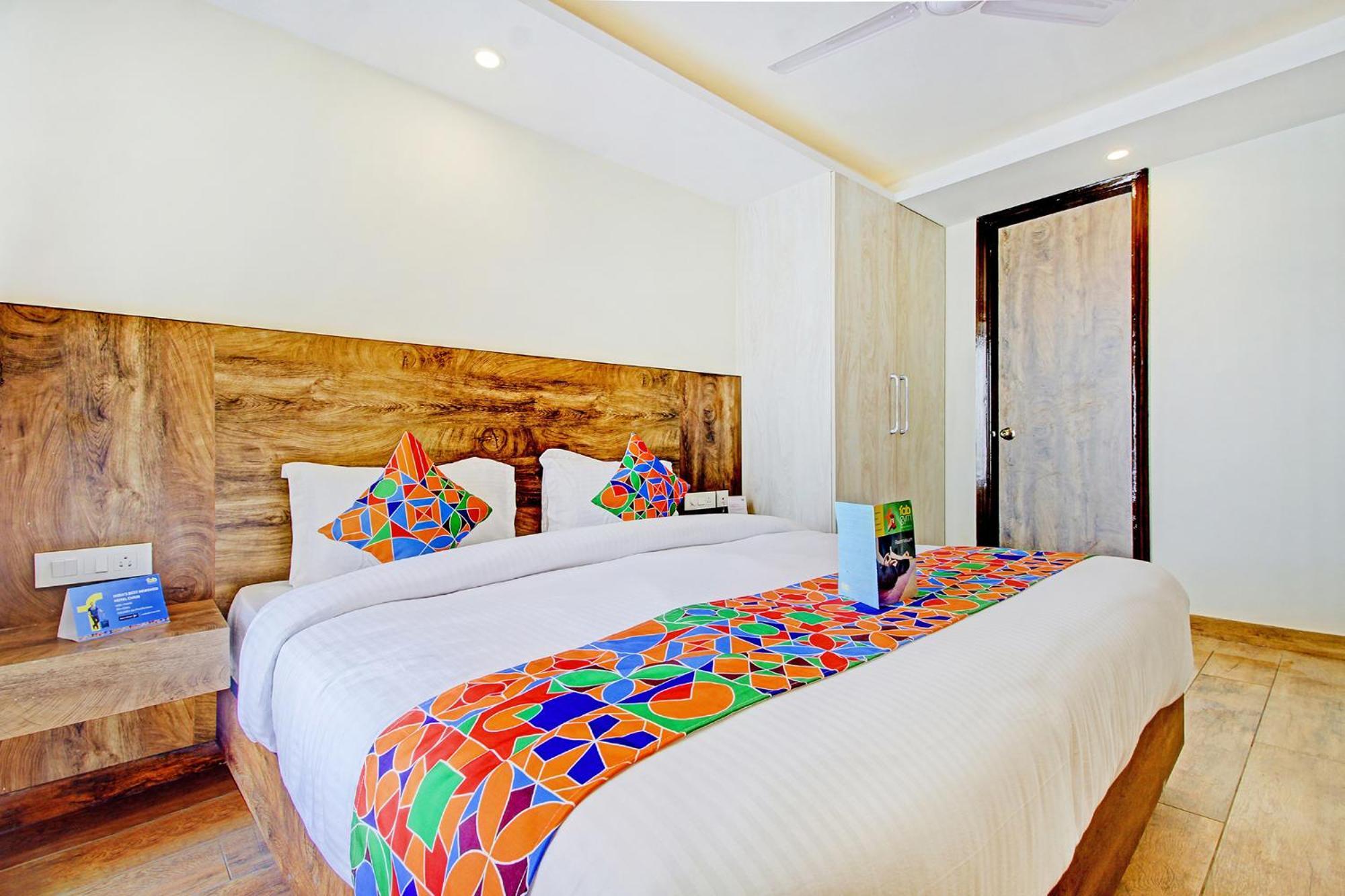 Fabhotel Soft Petals Gurgaon Esterno foto